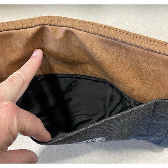 Harry Potter Notebook Laptop Sleeve Case Hogwarts W/Pockets & Soft Interior - Picture 4 of 10